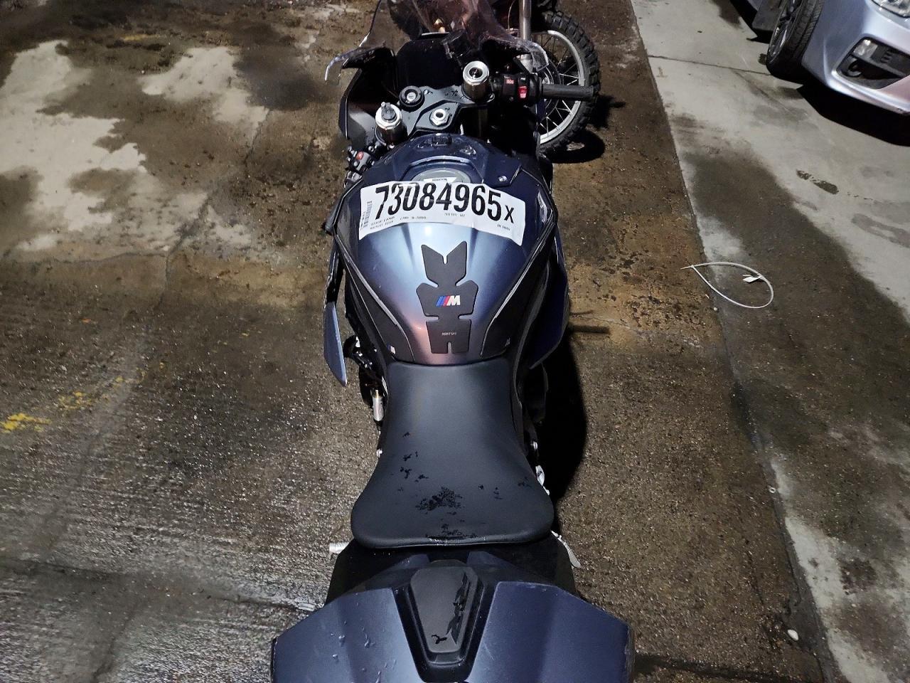 2025 BMW S 1000