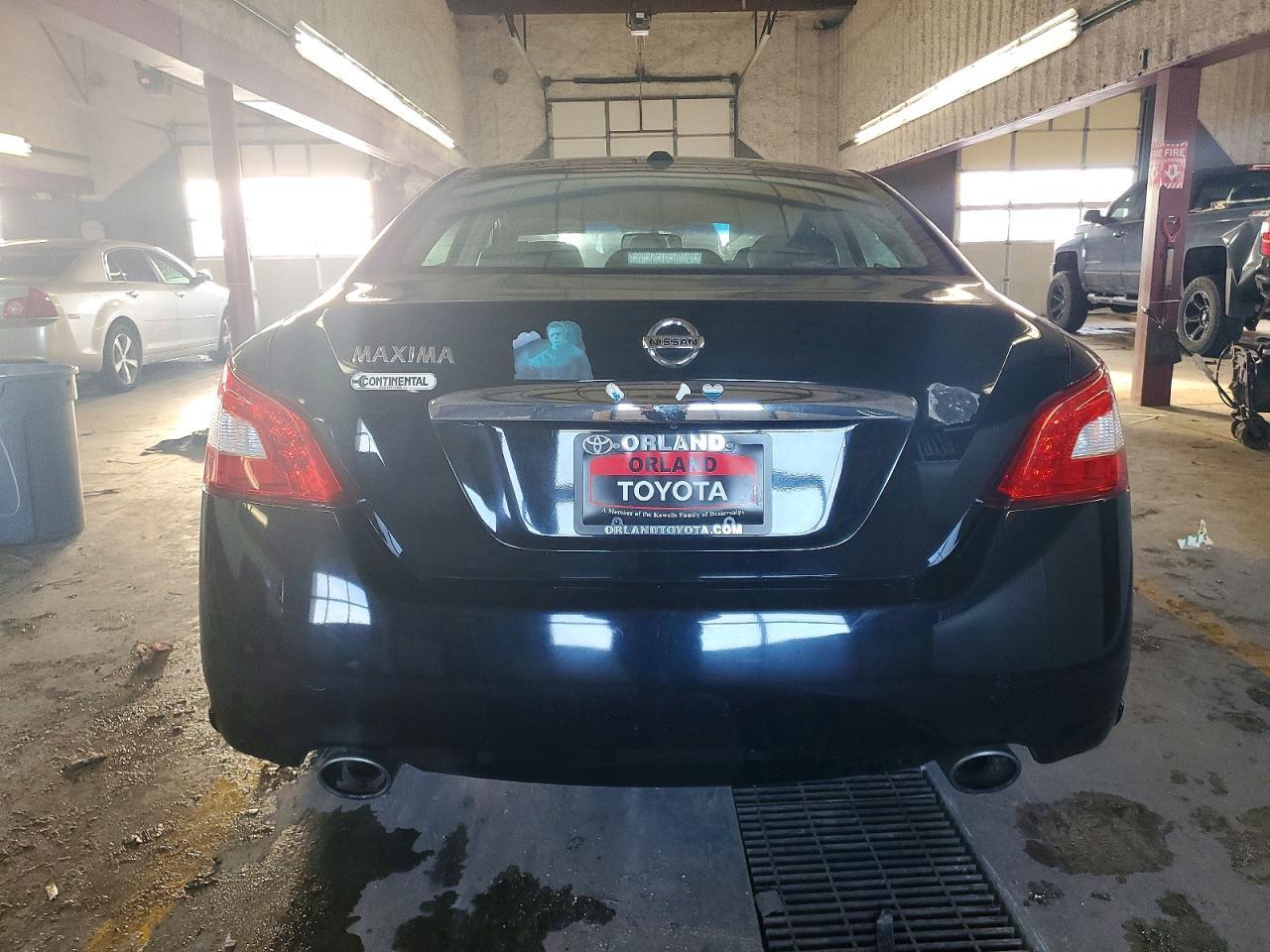 2011 NISSAN Maxima