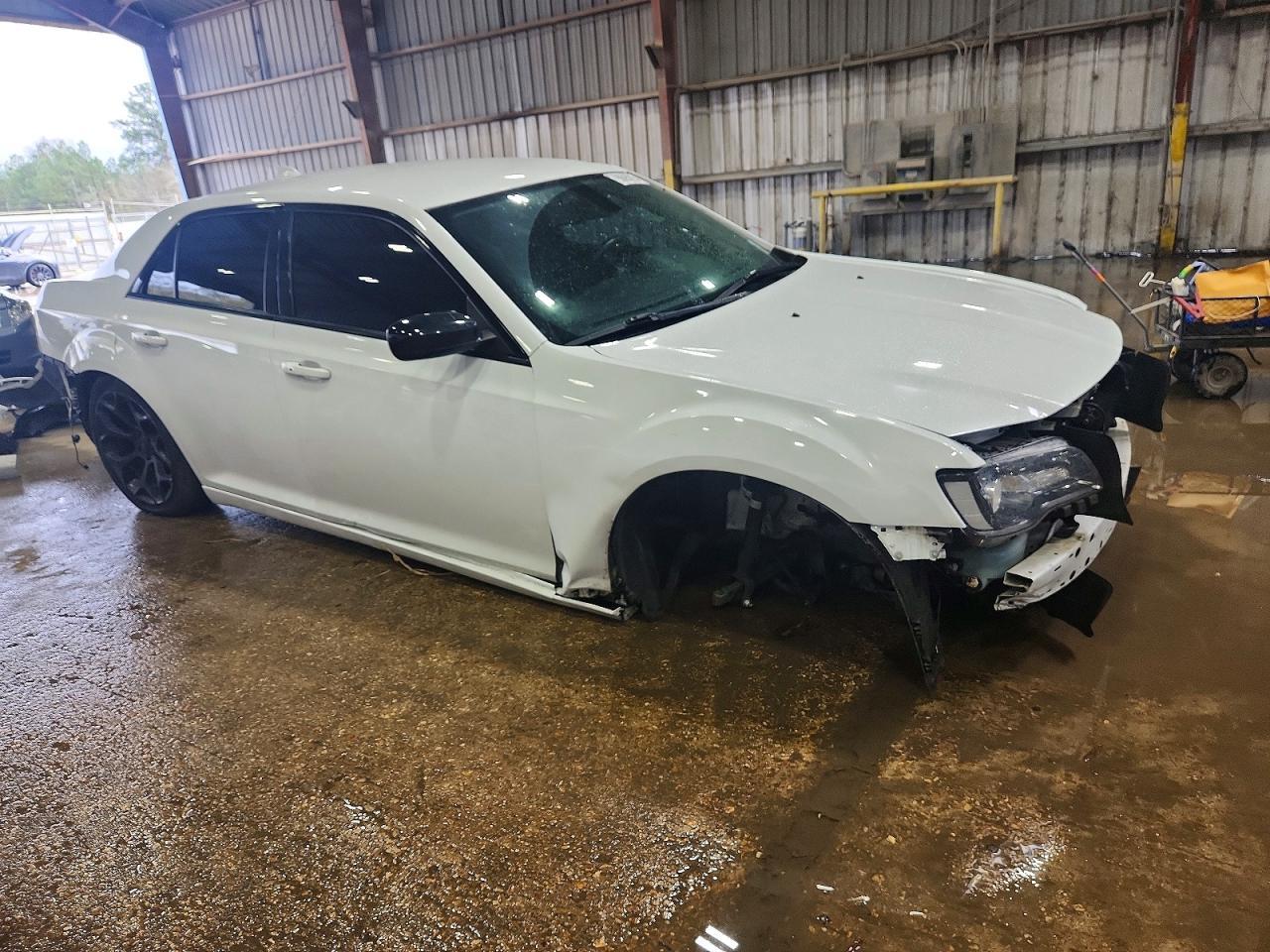 2019 CHRYSLER 300