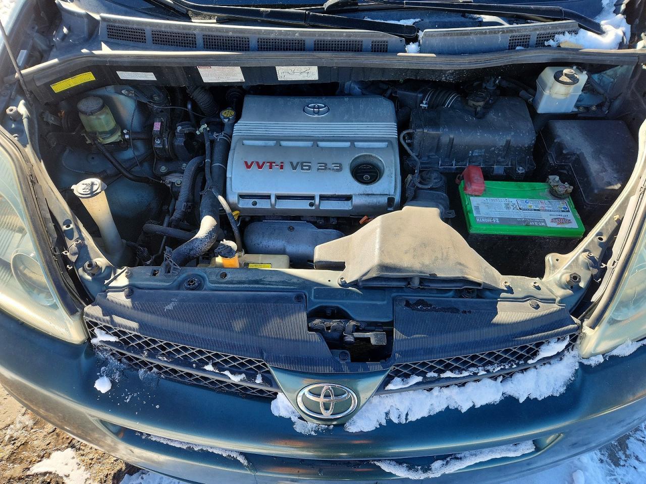 2004 TOYOTA SIENNA