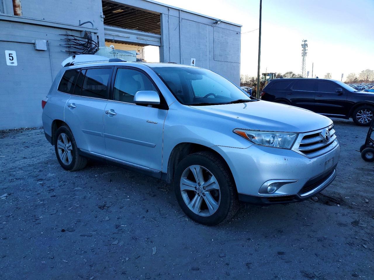 2012 TOYOTA HIGHLANDER