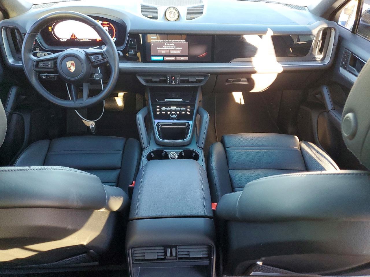 2024 PORSCHE CAYENNE