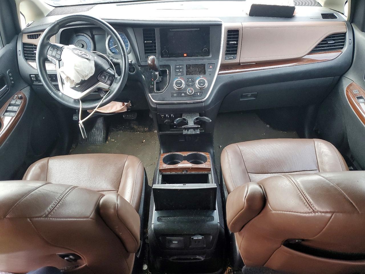 2016 TOYOTA SIENNA