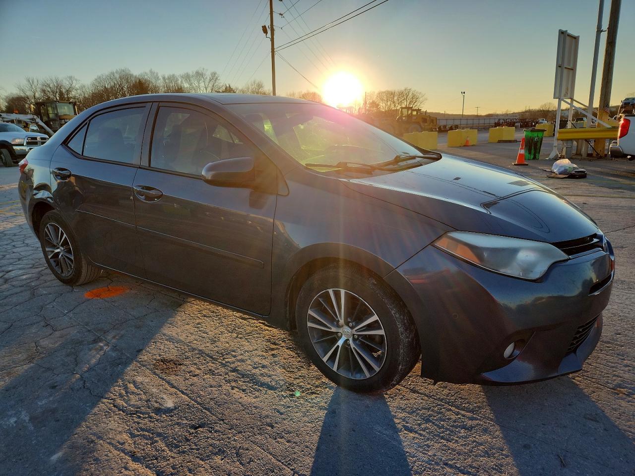2016 TOYOTA COROLLA