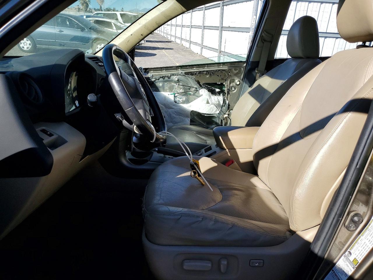2011 TOYOTA RAV4