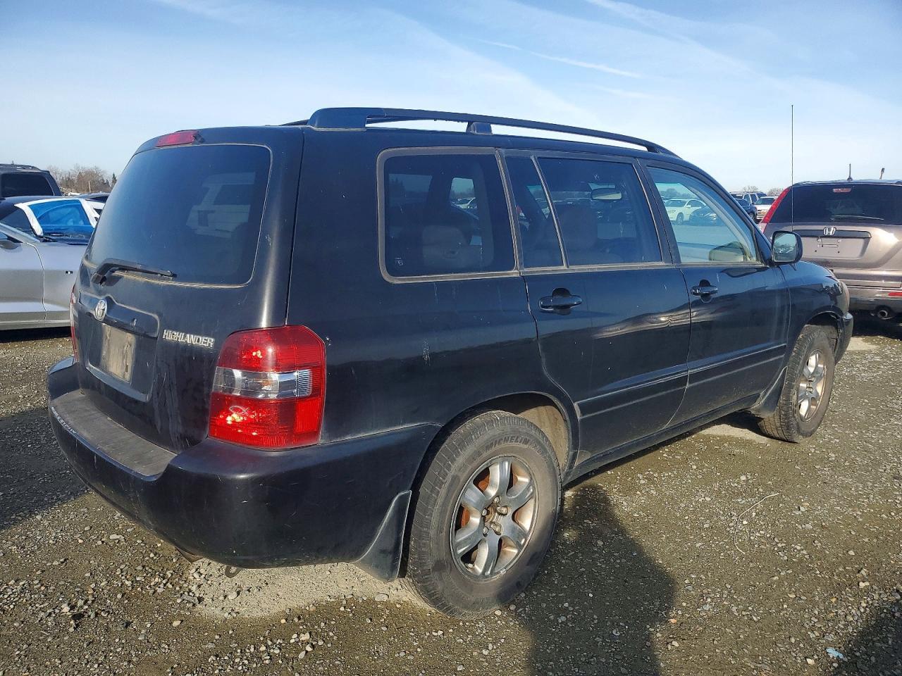 2004 TOYOTA HIGHLANDER