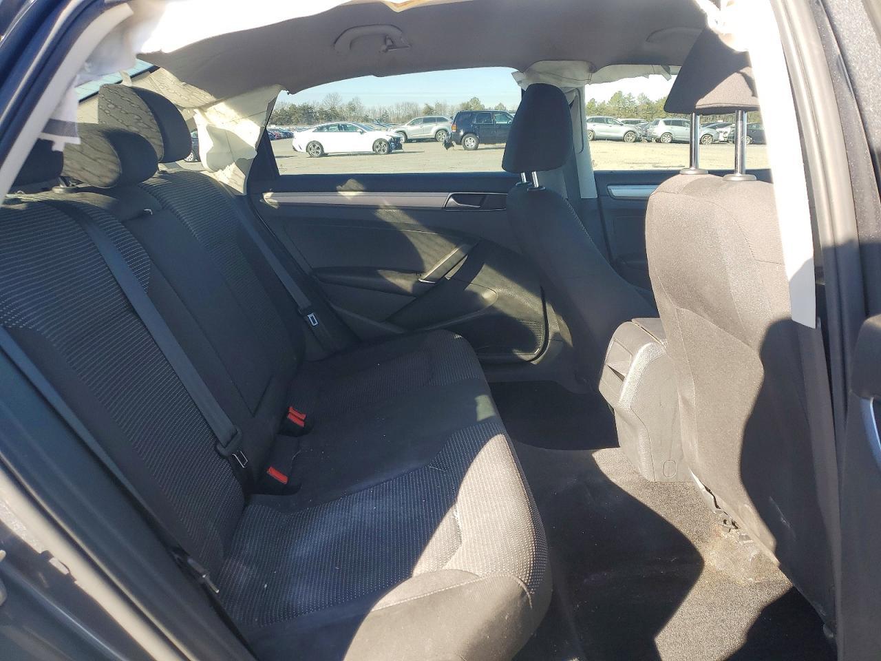 2018 VOLKSWAGEN Passat