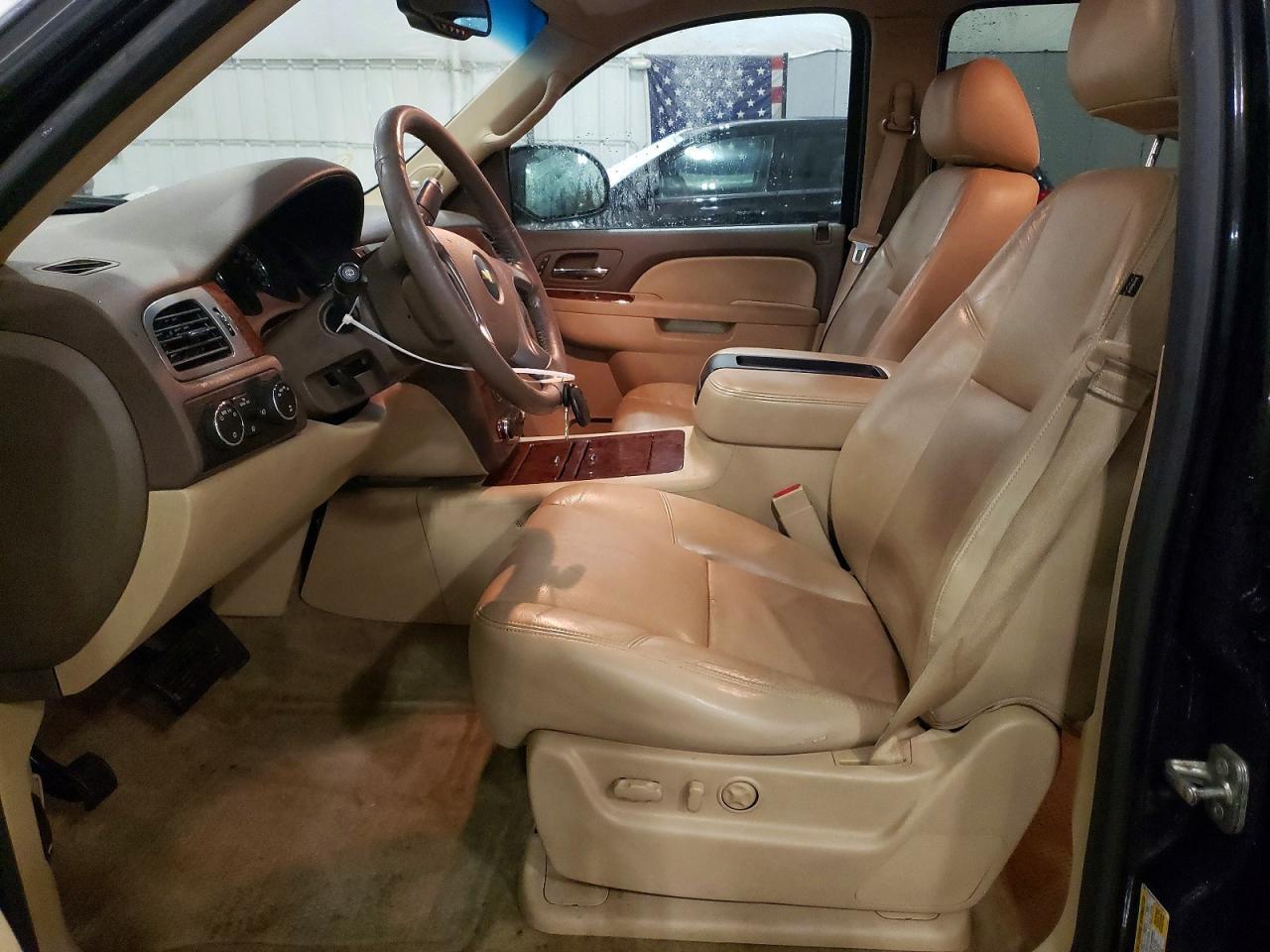 2014 CHEVROLET Suburban