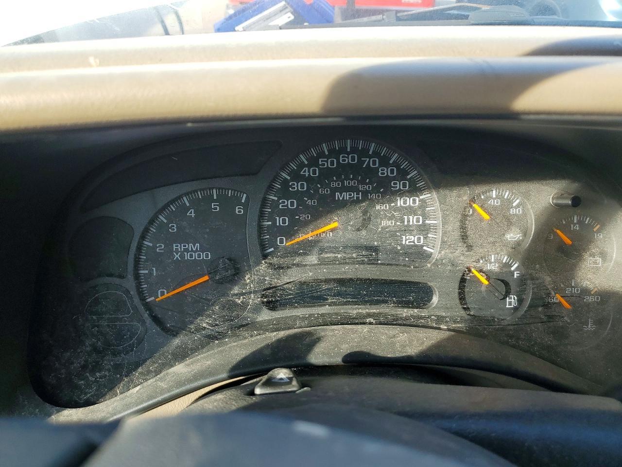 2004 CHEVROLET Suburban