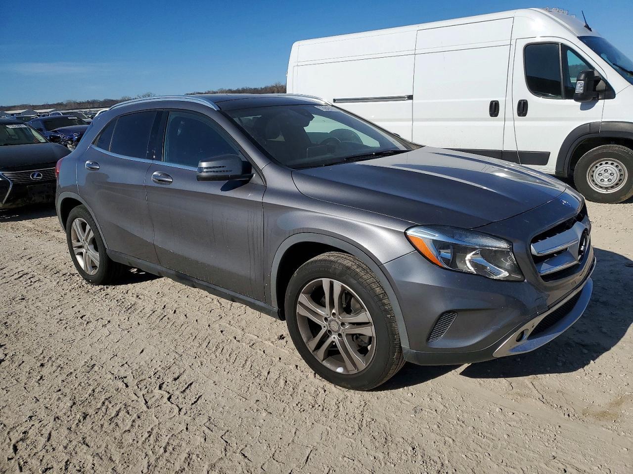 2016 MERCEDES-BENZ GLA-Class
