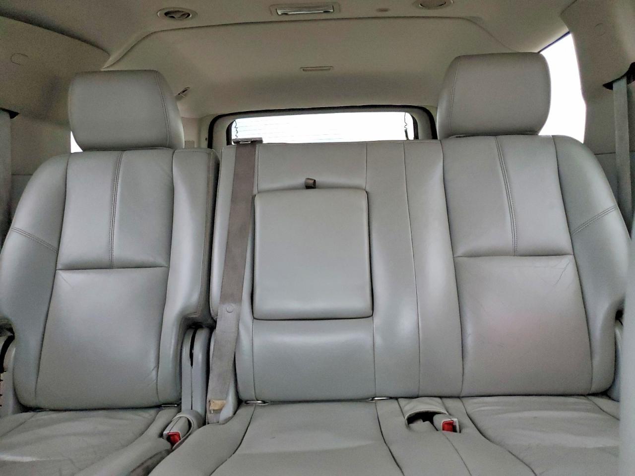 2011 CHEVROLET Suburban