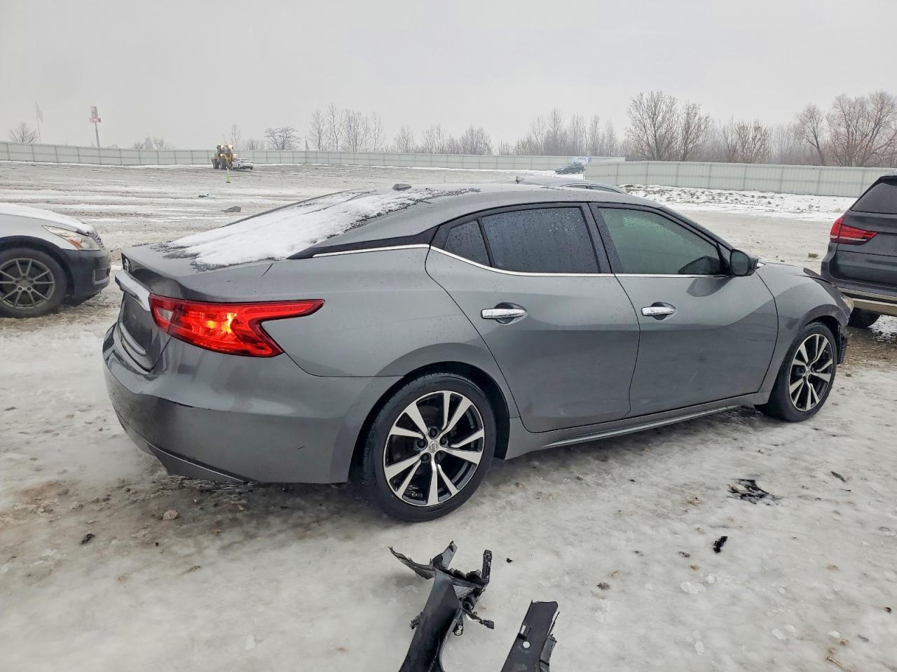 2017 NISSAN Maxima