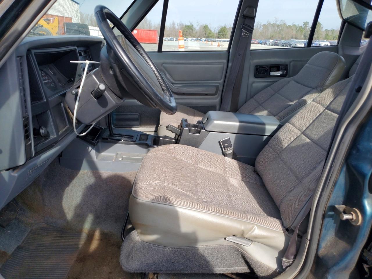 1995 JEEP Cher Se