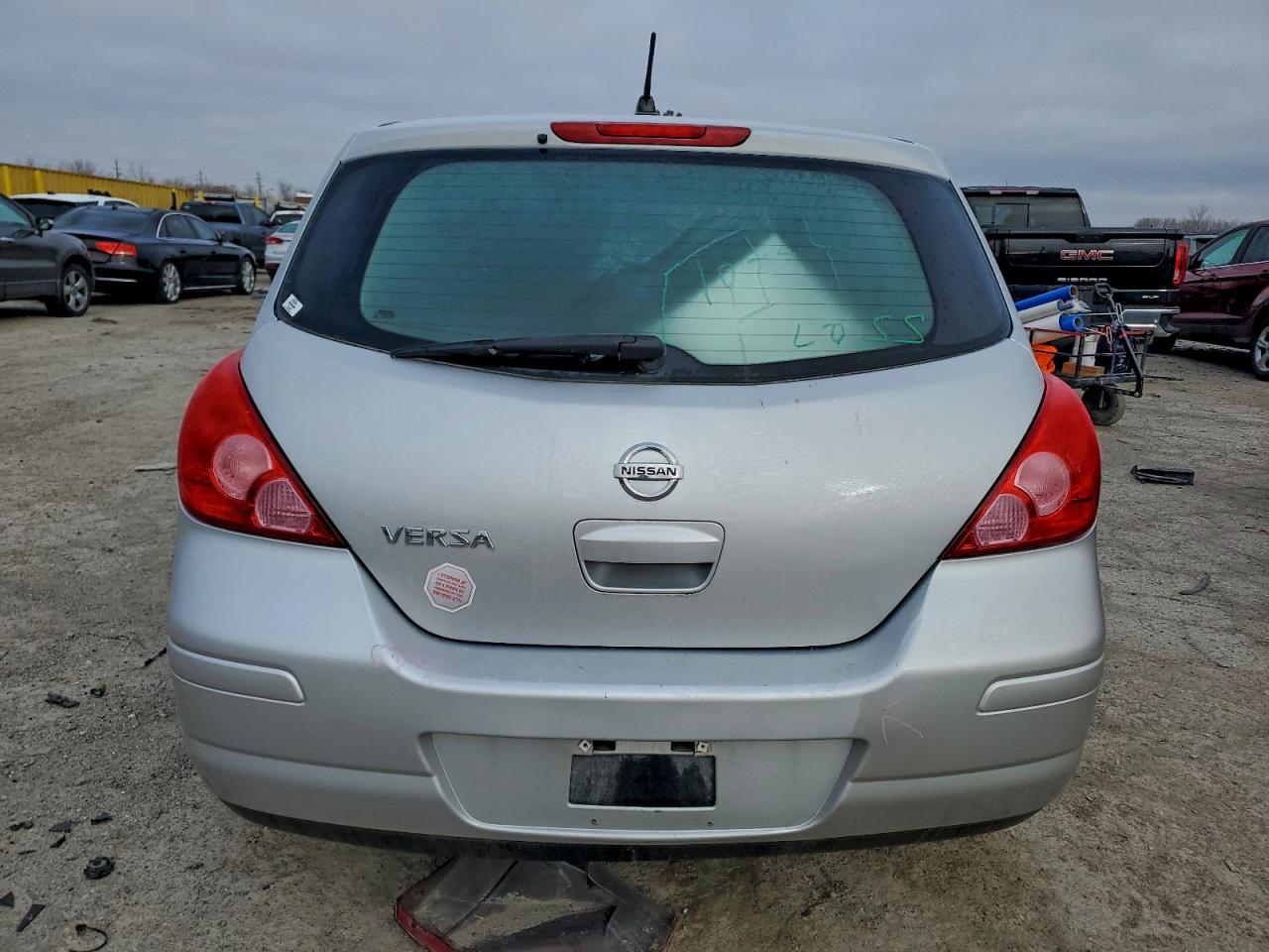 2010 NISSAN VERSA