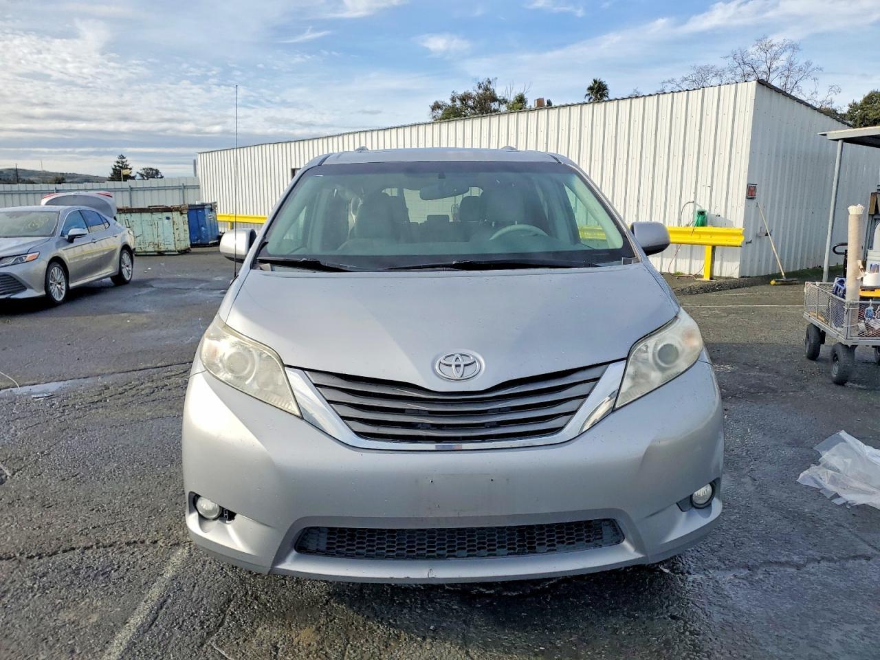 2013 TOYOTA SIENNA