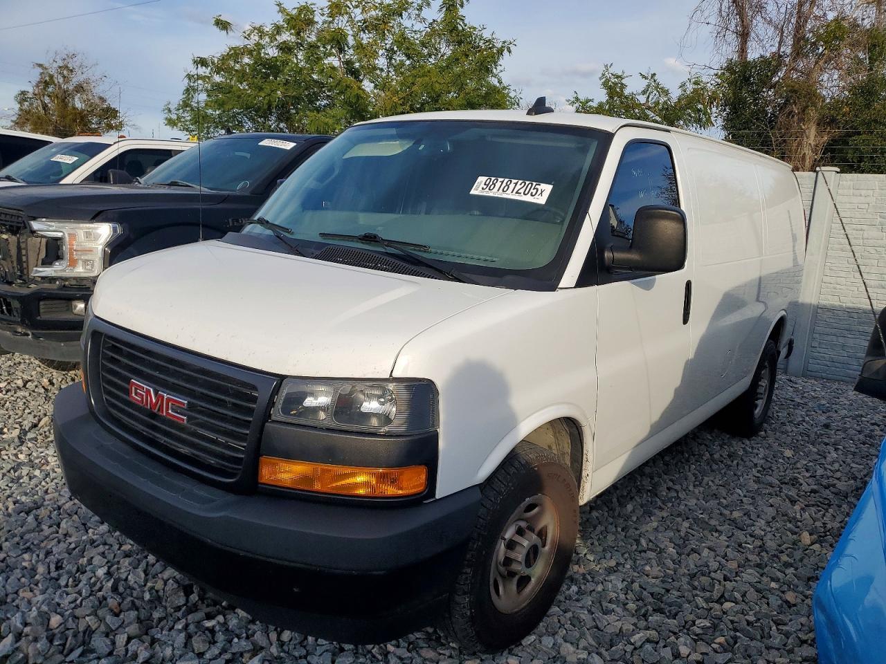 2023 GMC Savana