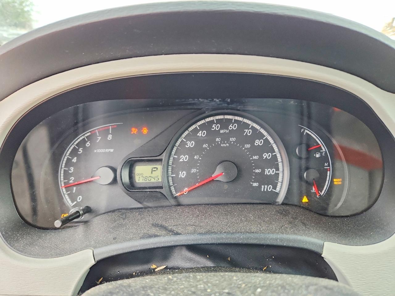 2011 TOYOTA SIENNA
