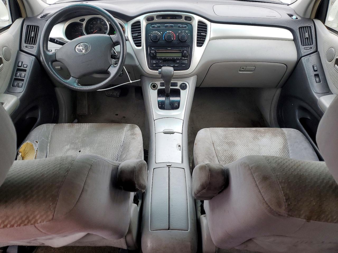 2004 TOYOTA HIGHLANDER