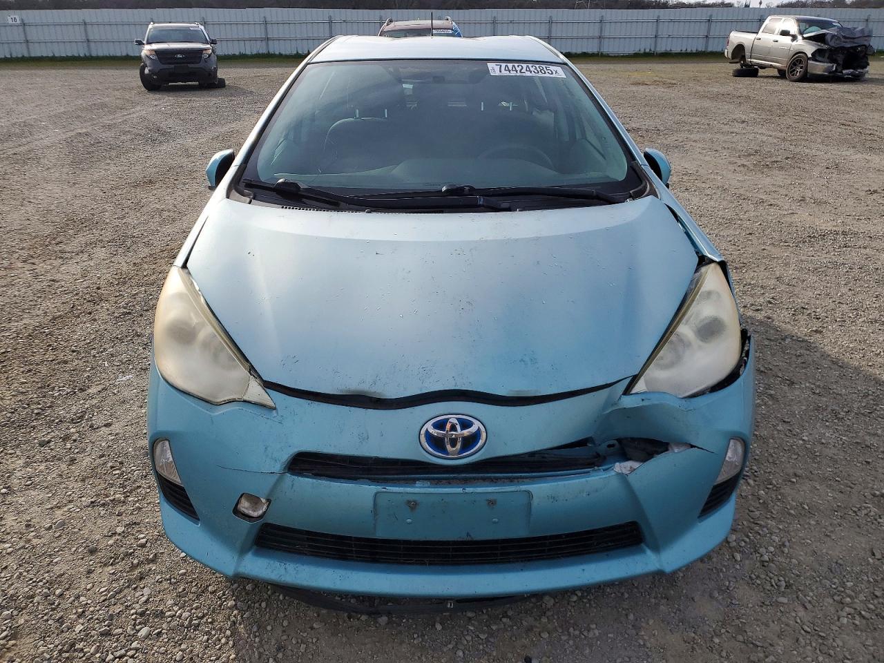 2013 TOYOTA Prius c