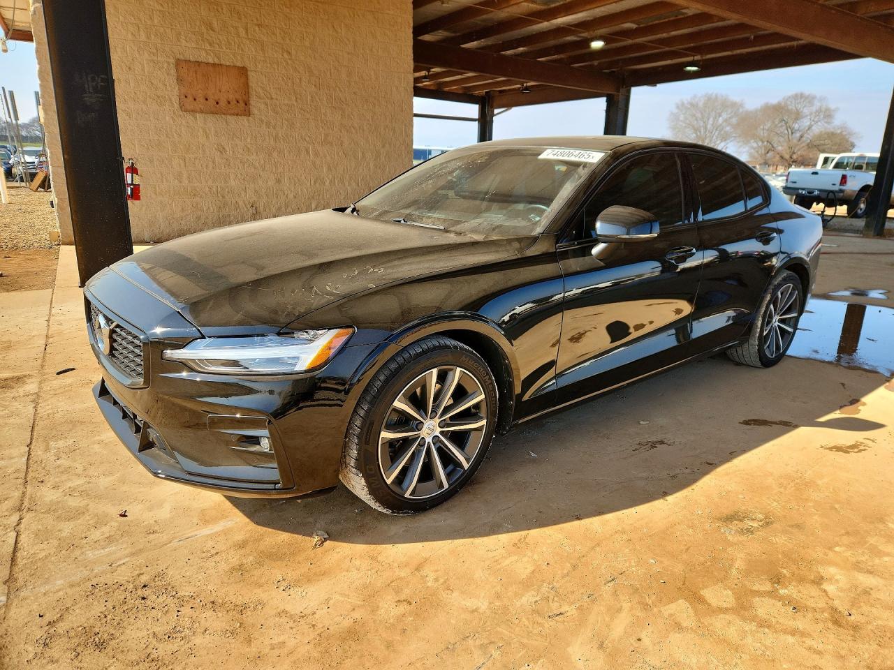 2022 VOLVO S60