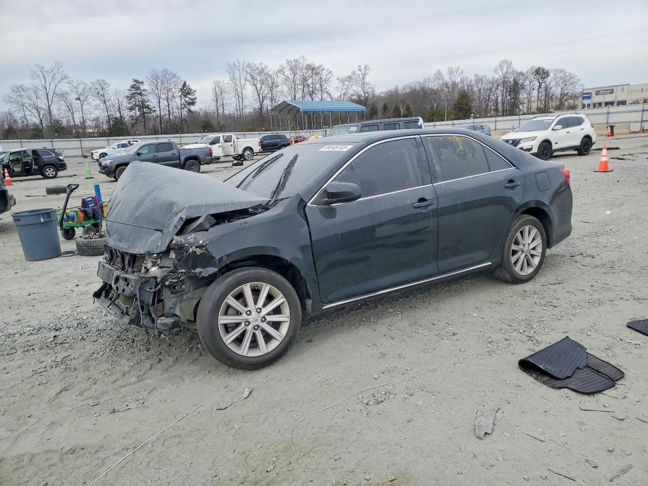 2014 TOYOTA CAMRY