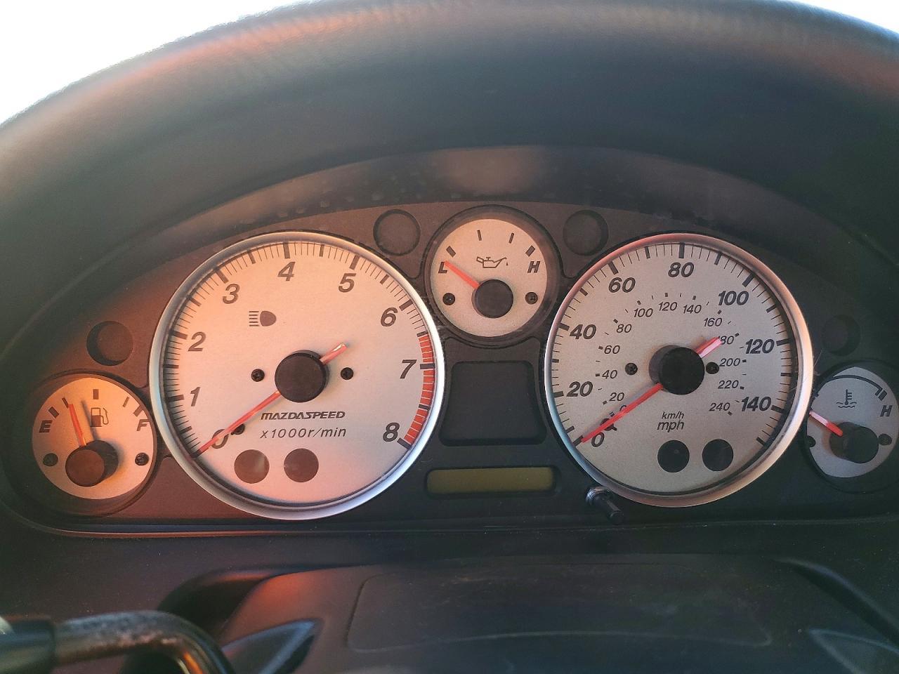 2004 MAZDA MX-5 Miata