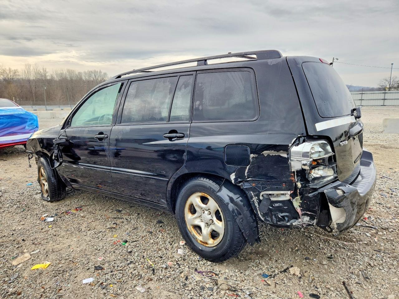 2004 TOYOTA HIGHLANDER