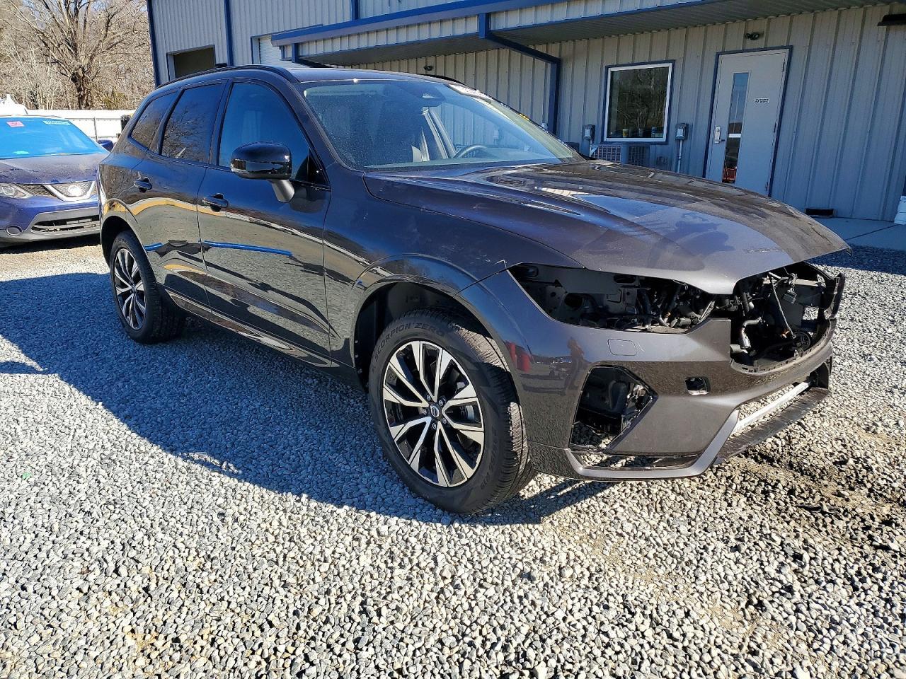 2025 VOLVO XC60