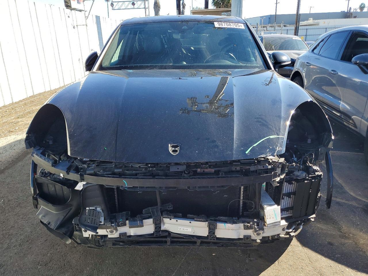 2021 PORSCHE CAYENNE