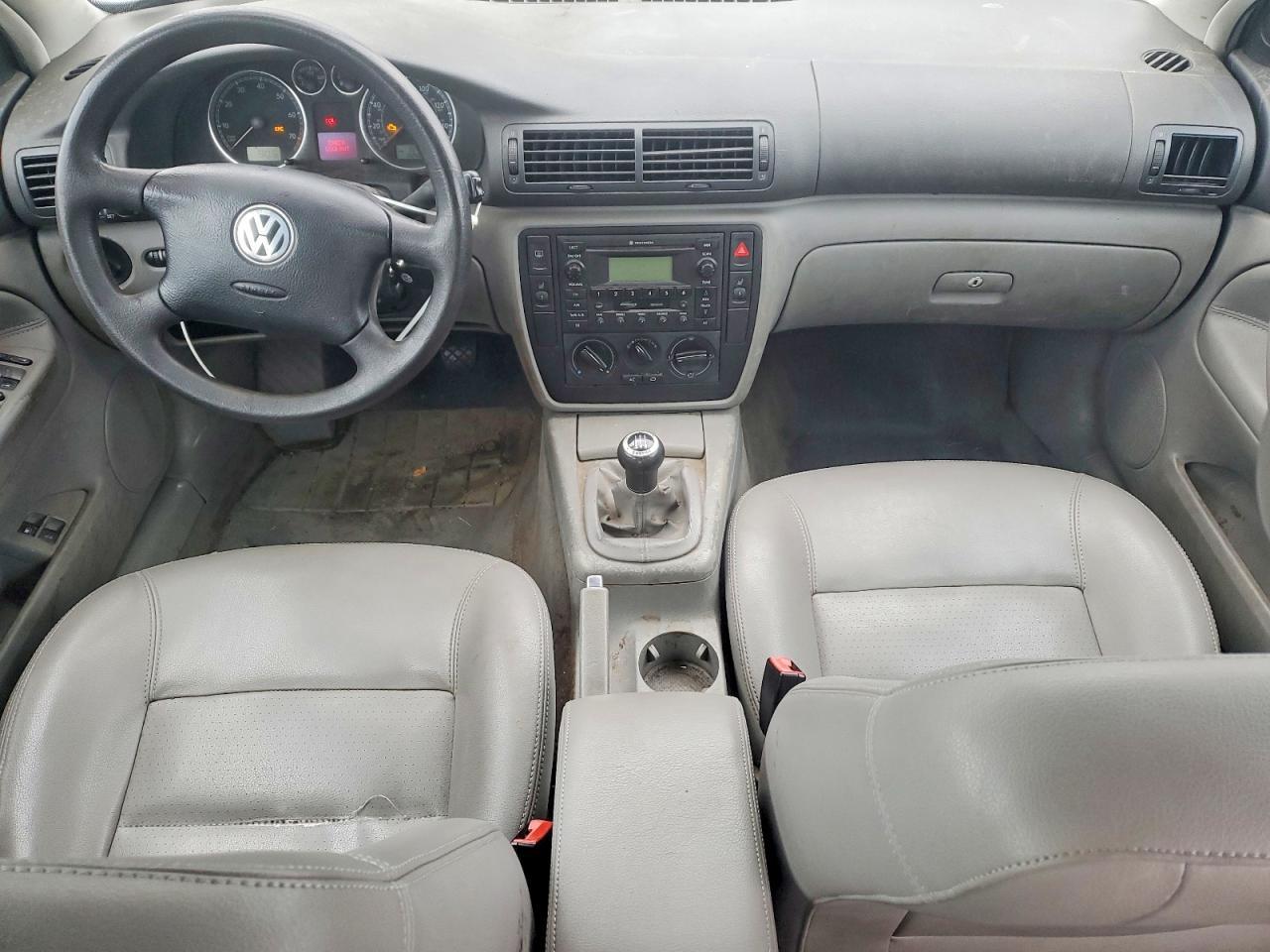 2005 VOLKSWAGEN Passat