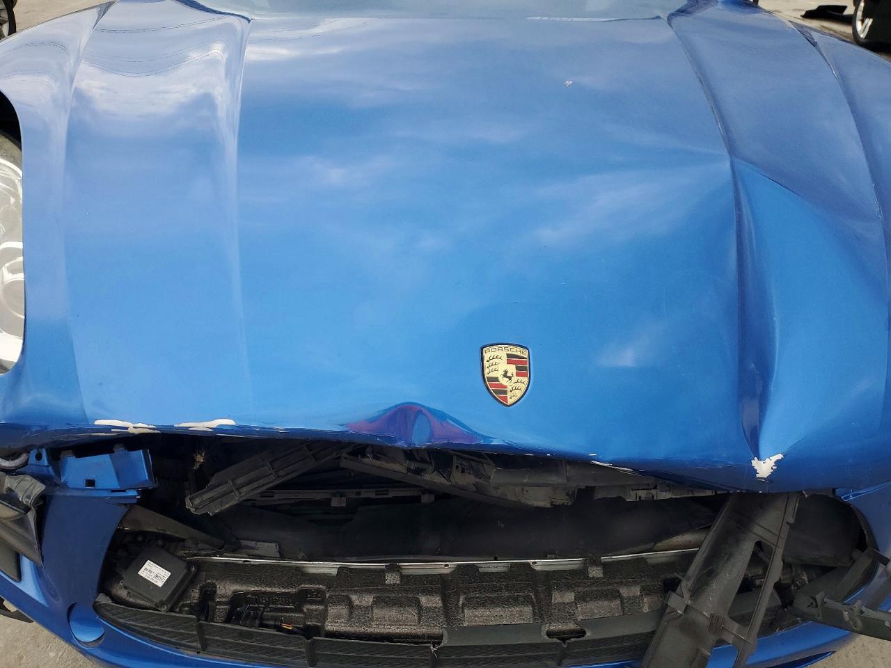 2017 PORSCHE Macan