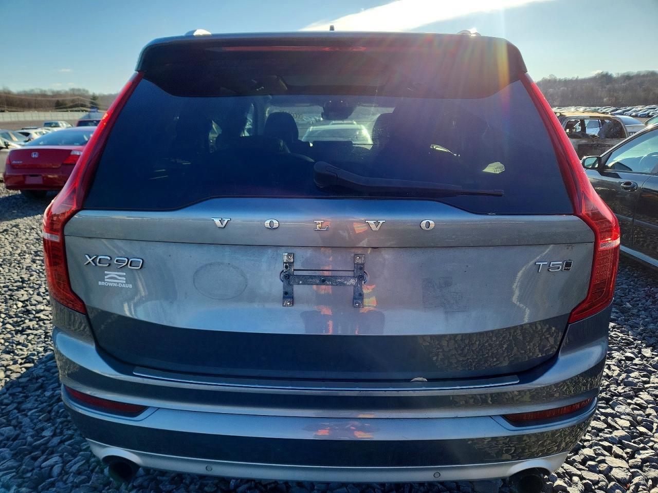 2018 VOLVO XC90