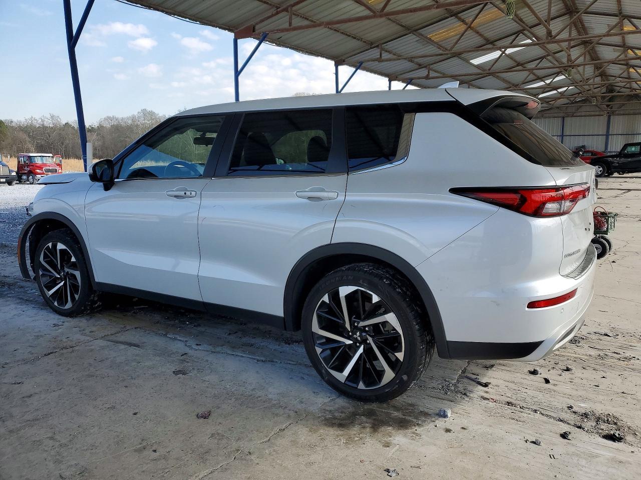 2022 MITSUBISHI outlander