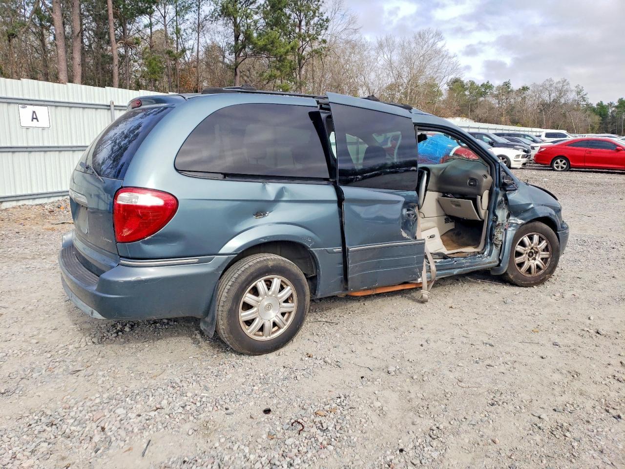2005 CHRYSLER Town And C