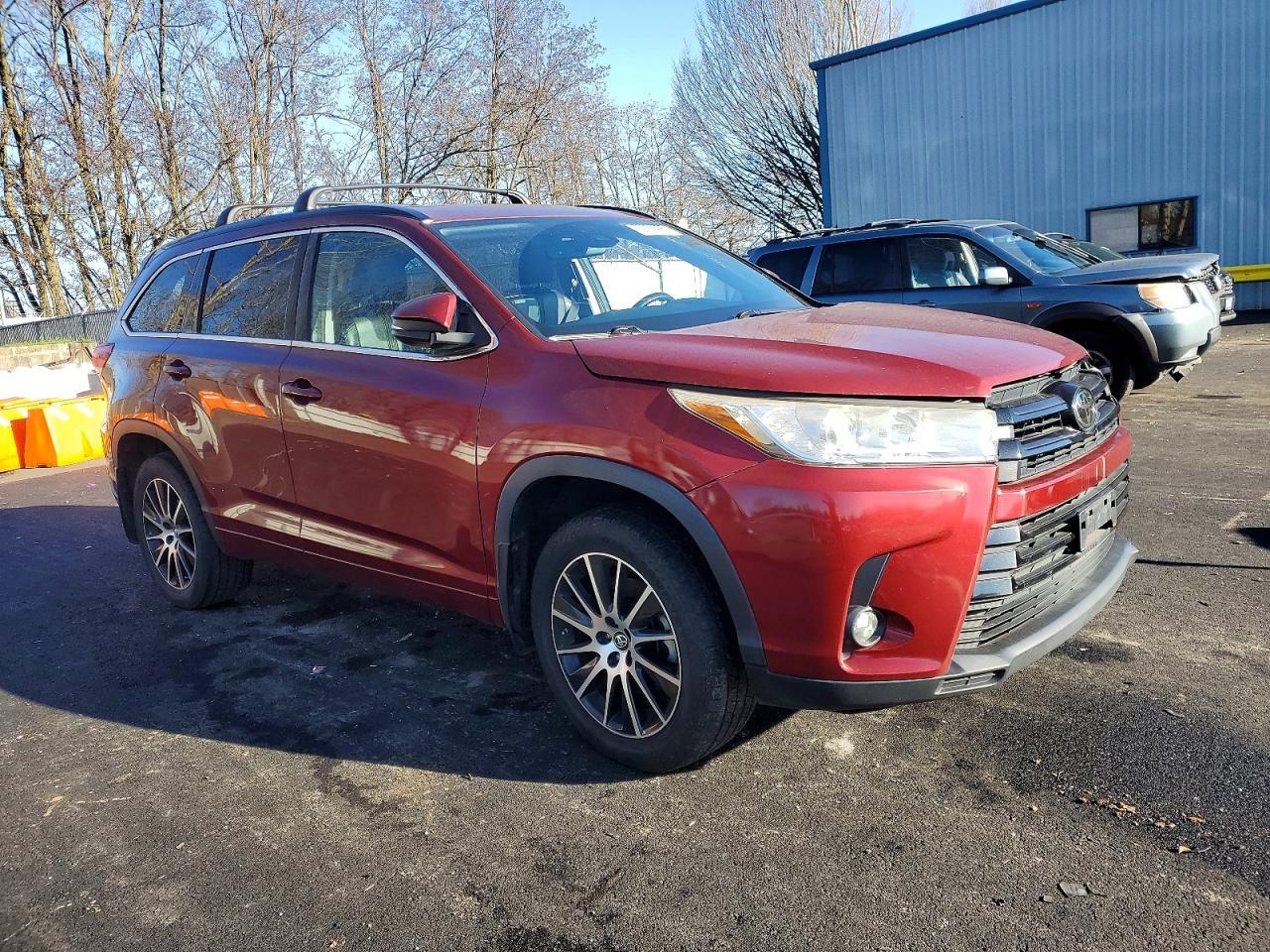 2017 TOYOTA HIGHLANDER