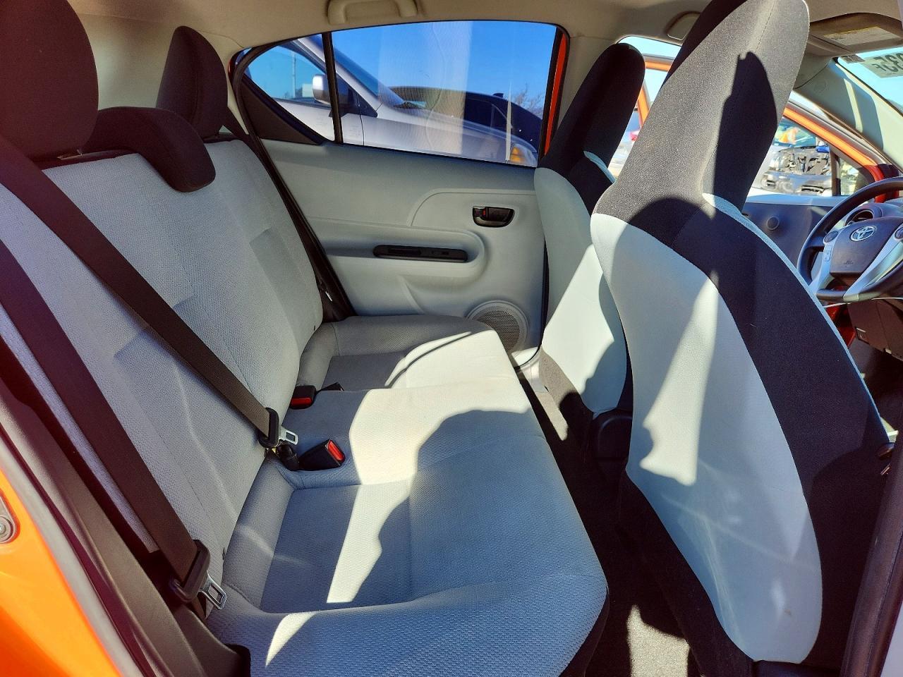 2013 TOYOTA Prius c