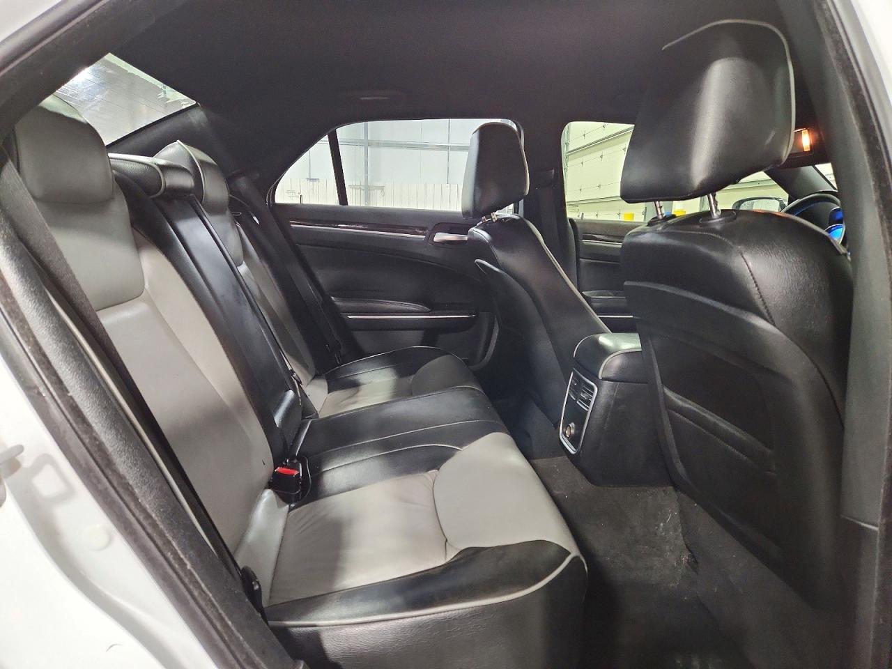 2011 CHRYSLER 300