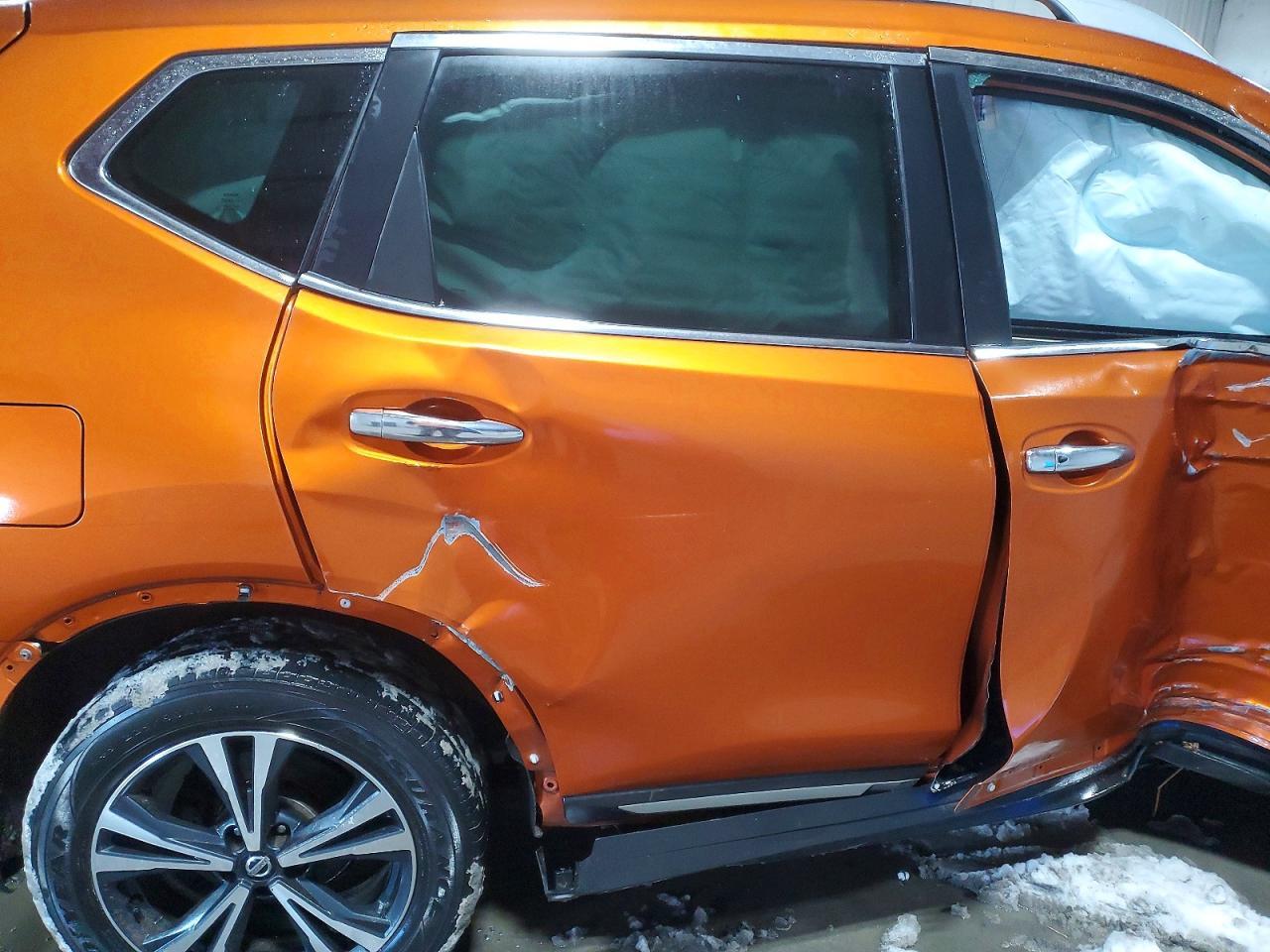 2017 NISSAN ROGUE