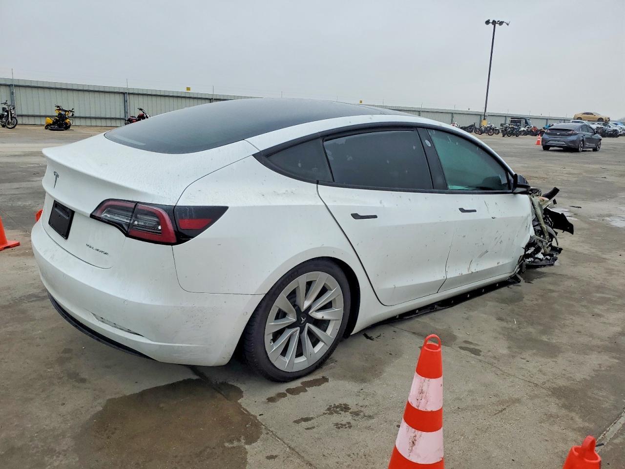2021 TESLA MODEL 3