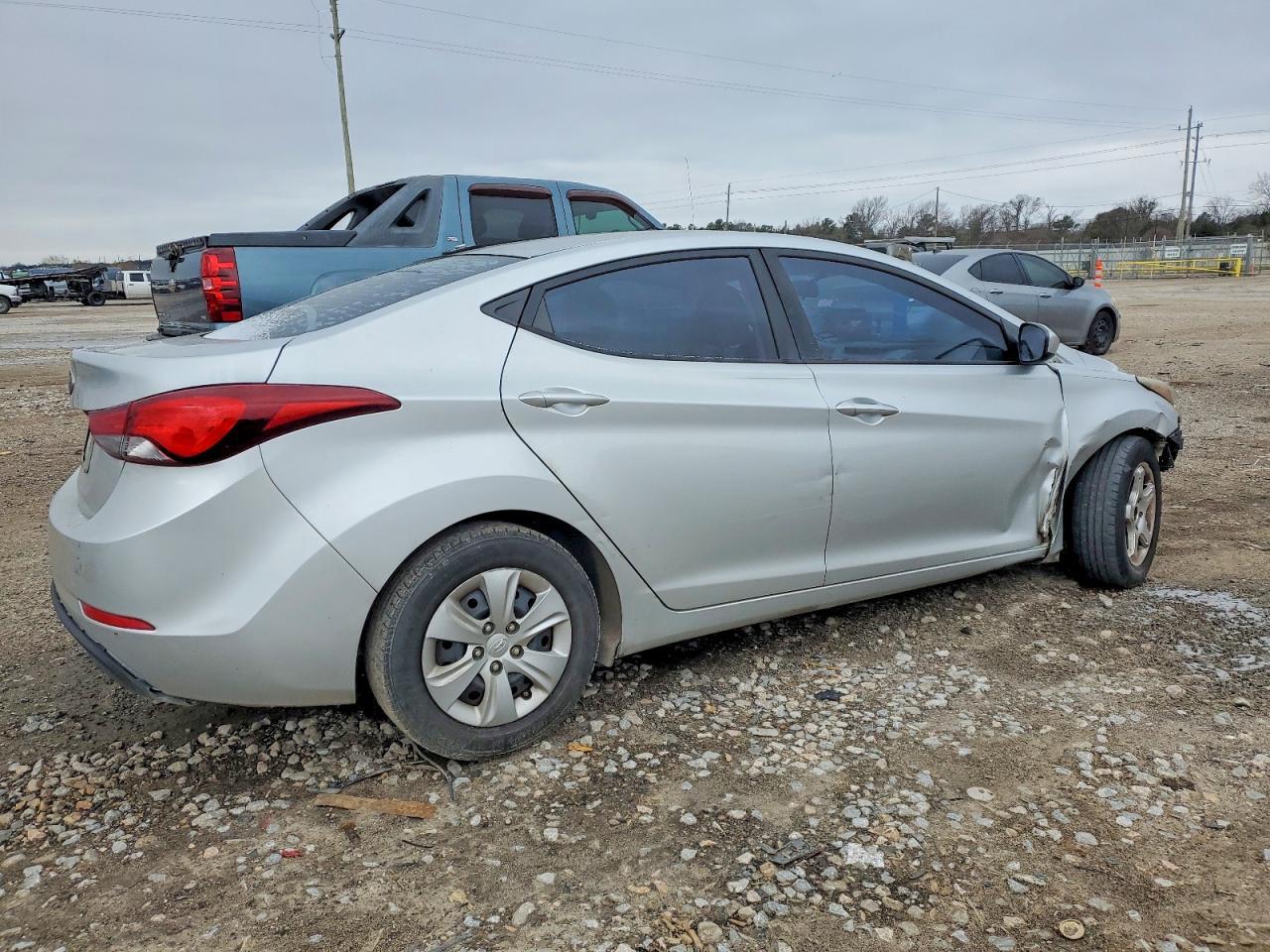 2016 HYUNDAI ELANTRA