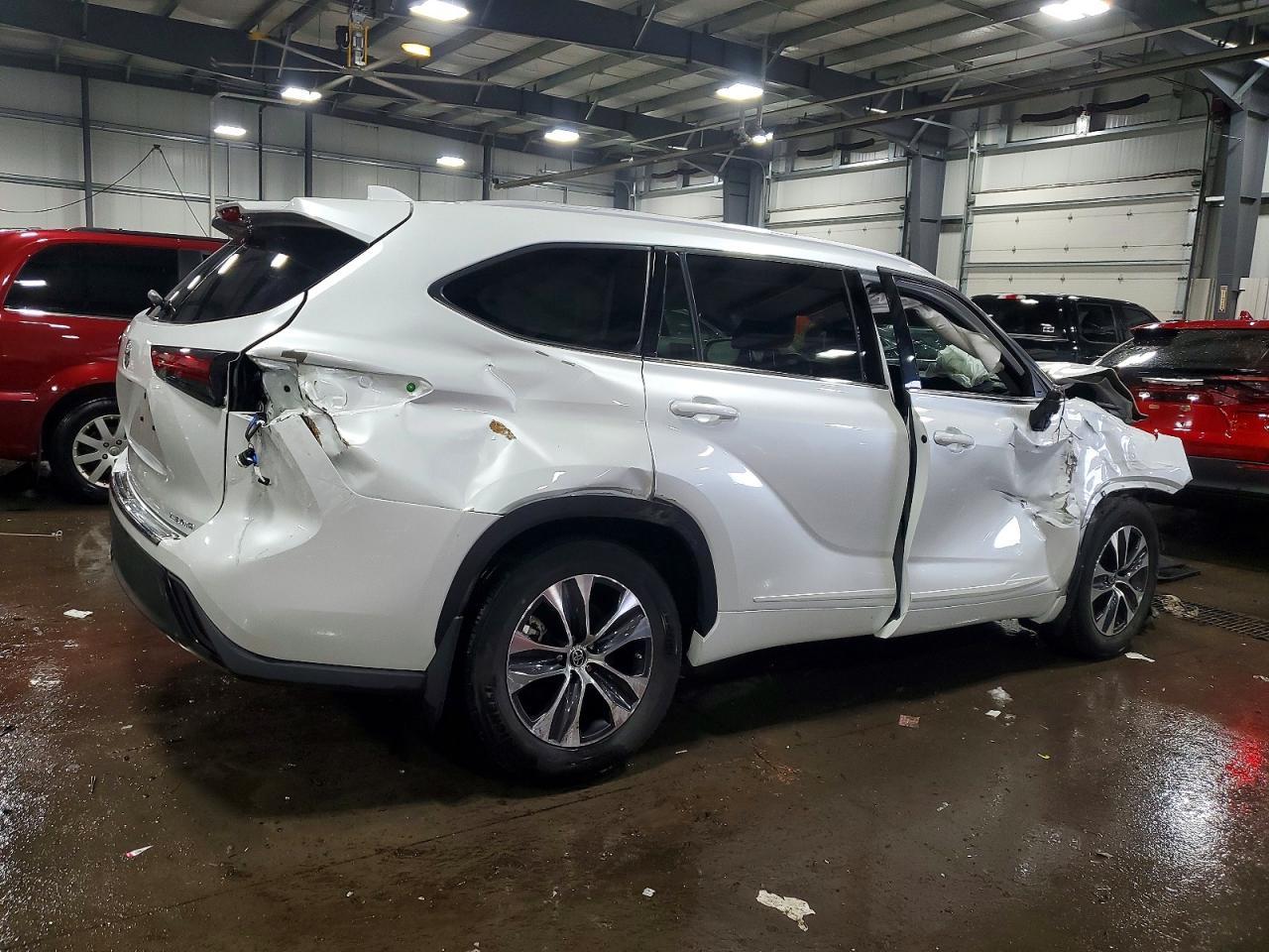 2022 TOYOTA HIGHLANDER