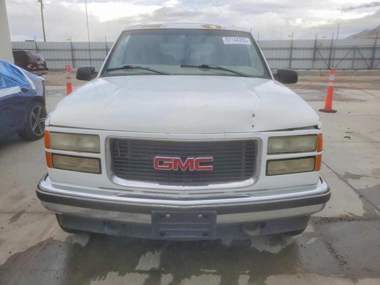 1998 GMC Suburban
