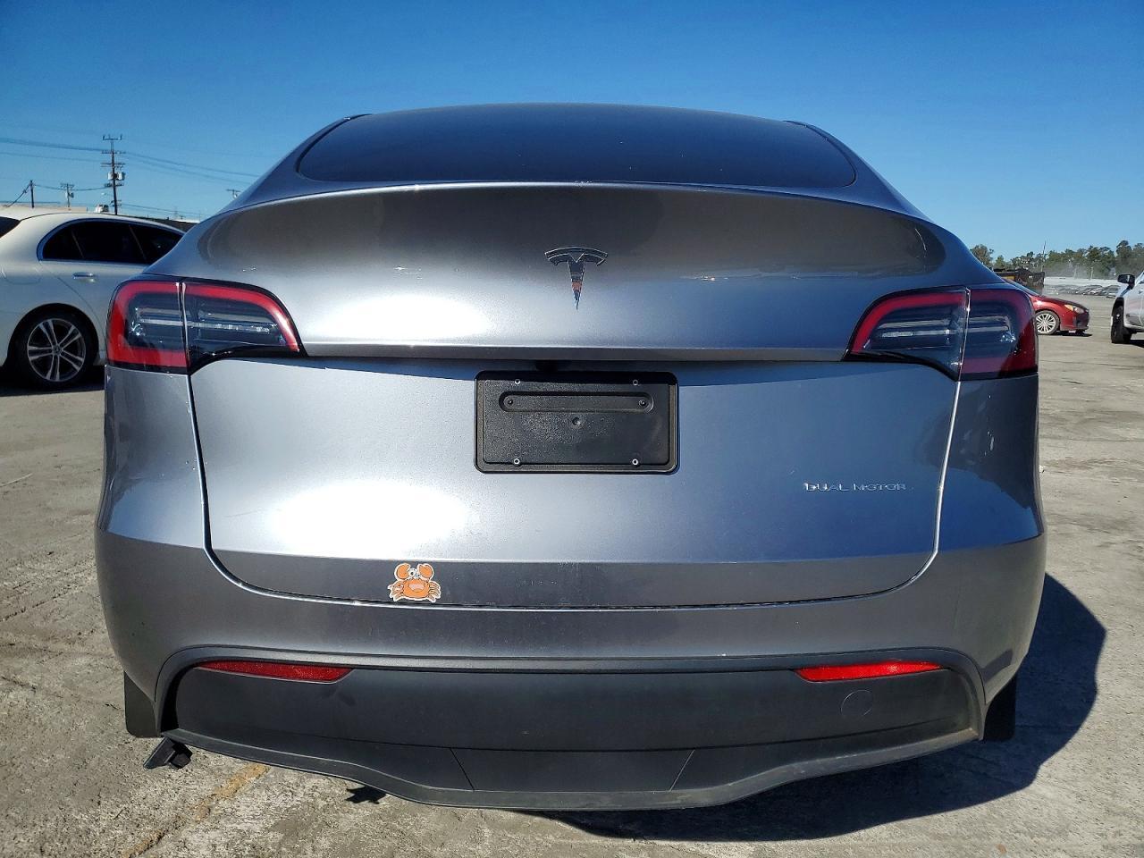 2024 TESLA MODEL Y
