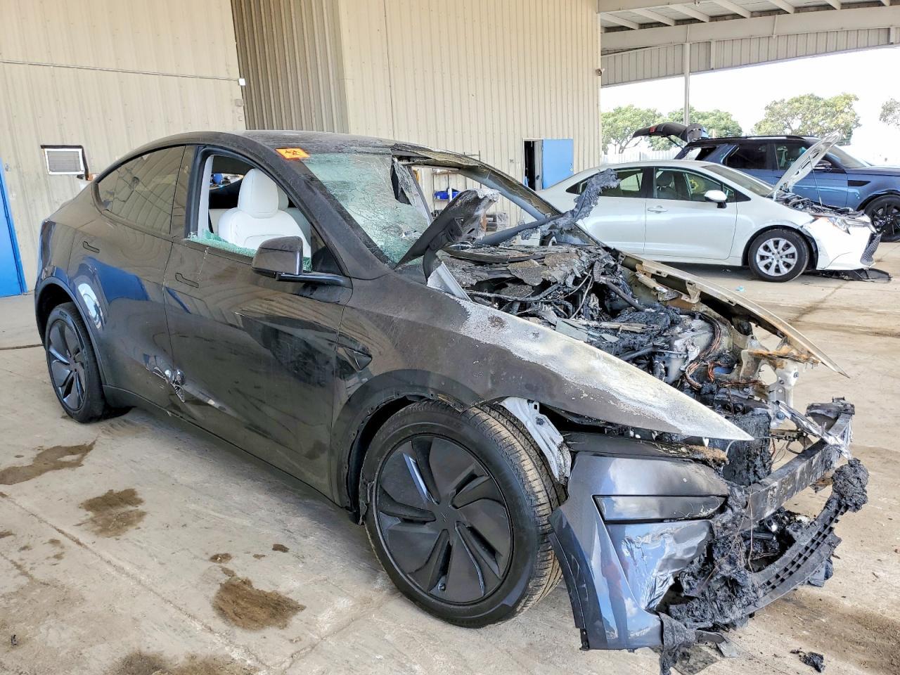 2026 TESLA MODEL Y