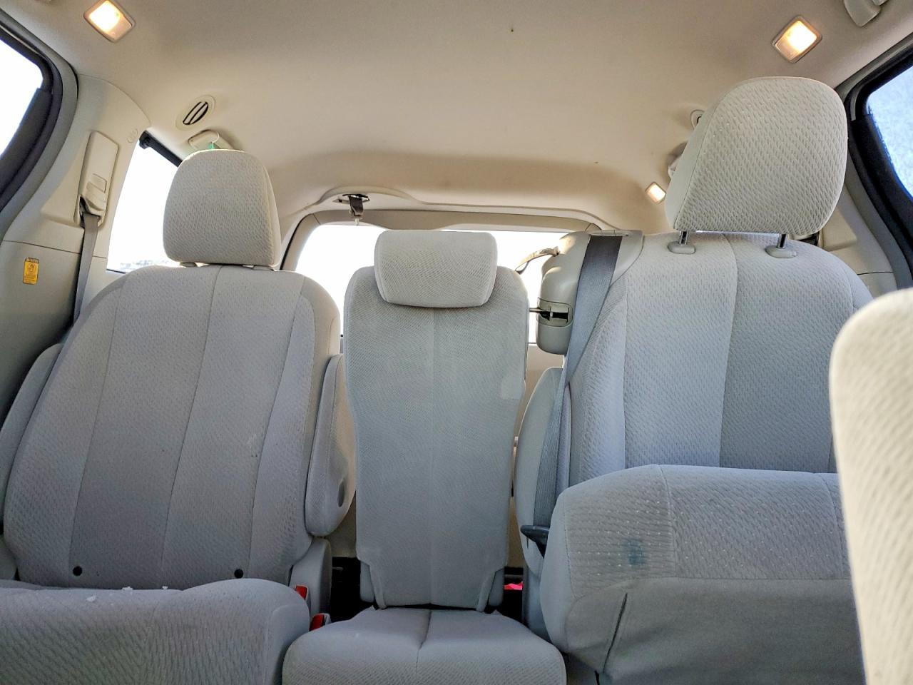 2013 TOYOTA SIENNA
