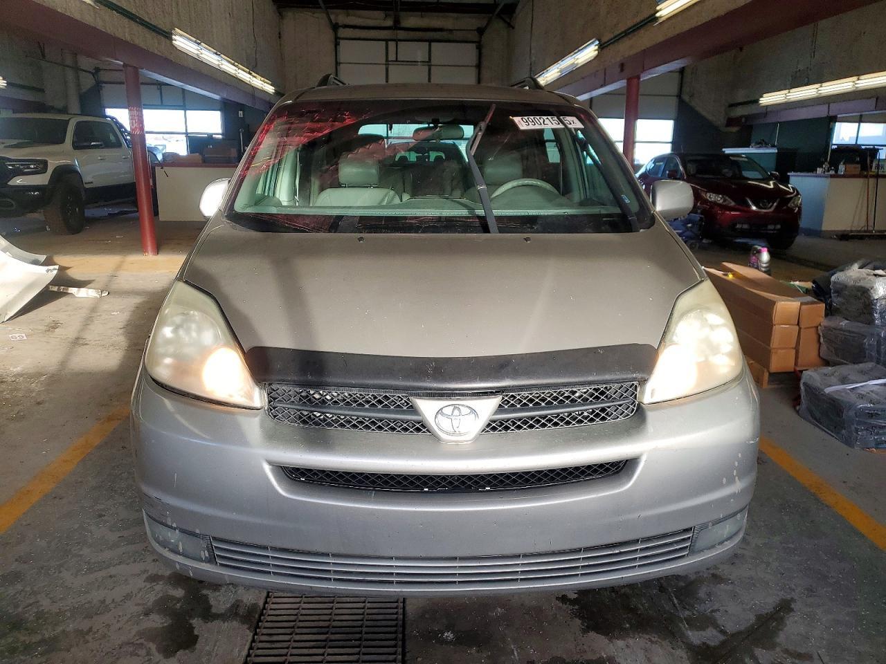 2005 TOYOTA SIENNA