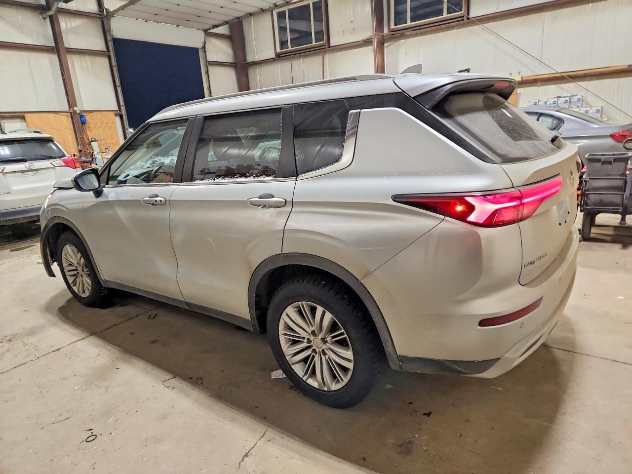 2022 MITSUBISHI outlander