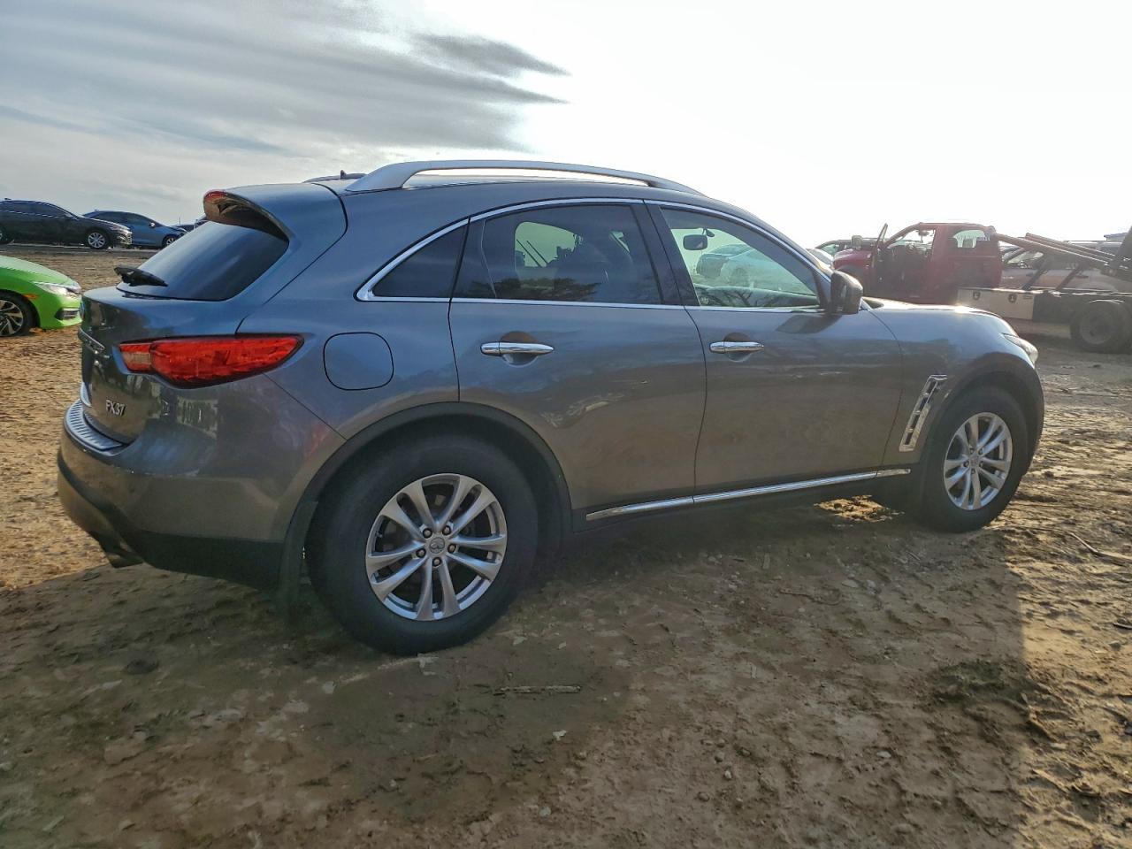 2013 INFINITI FX37