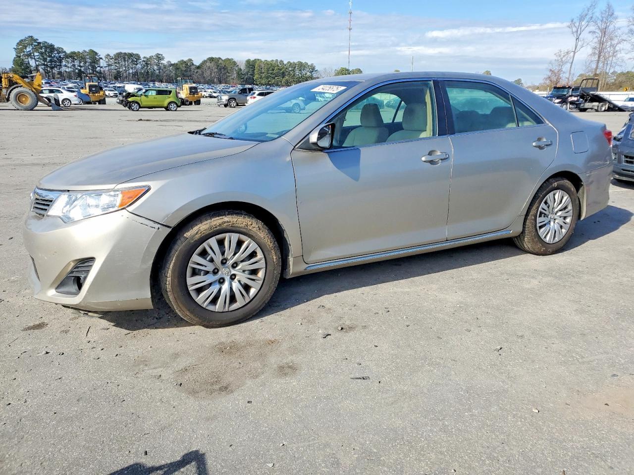 2014 TOYOTA CAMRY