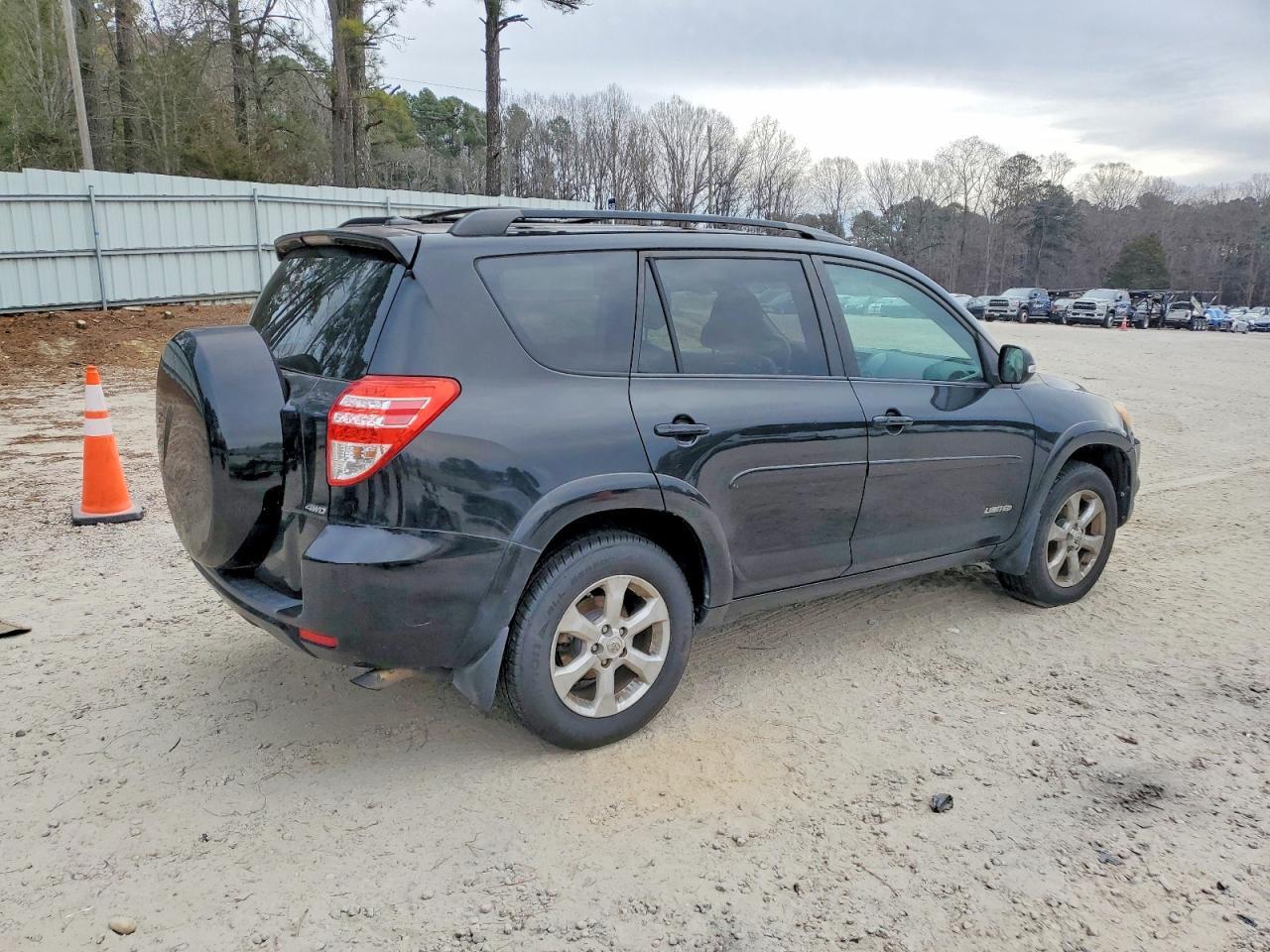 2011 TOYOTA RAV4